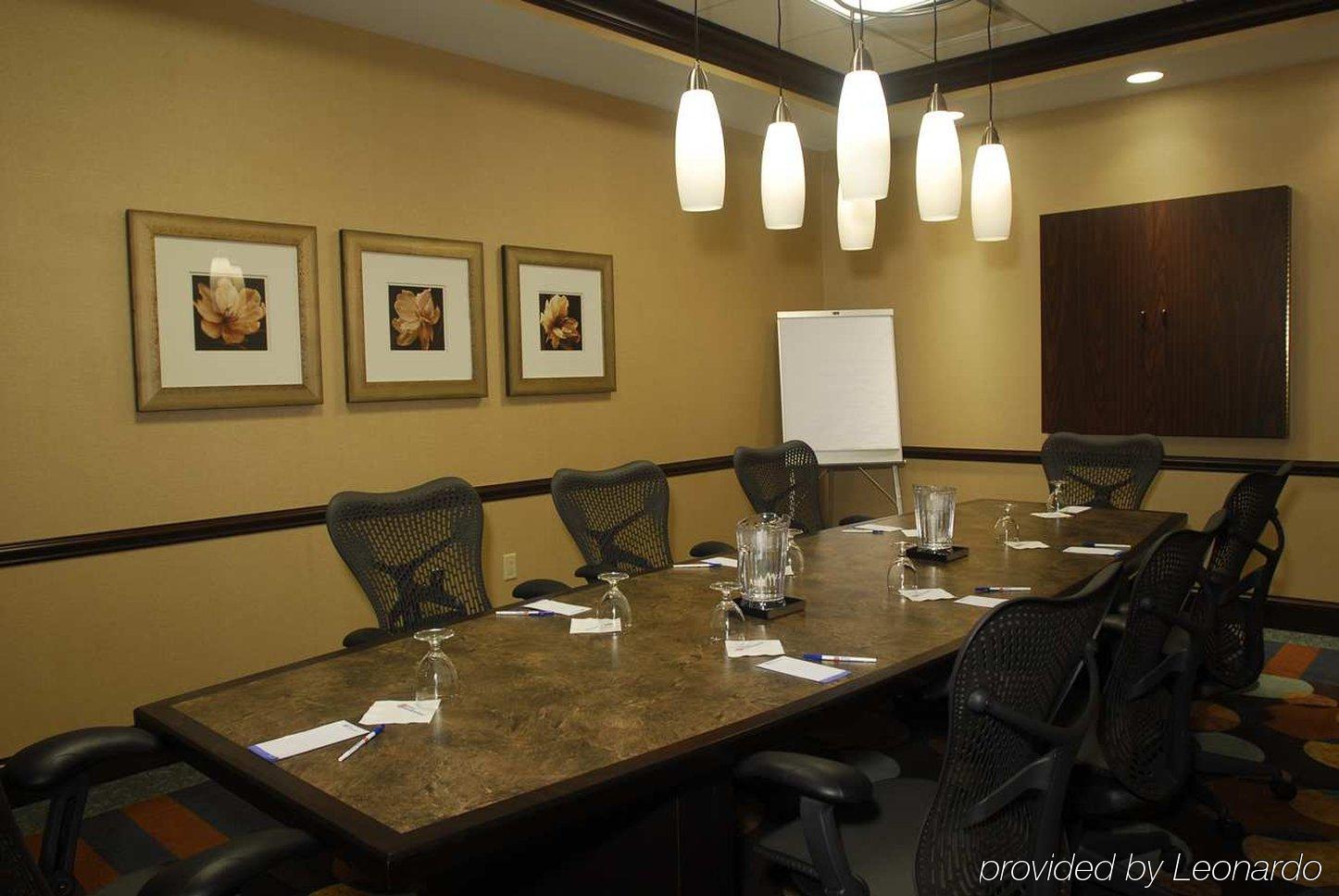 Hilton Garden Inn Hampton Coliseum Central Facilidades foto
